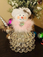 Load image into Gallery viewer, Snow People
